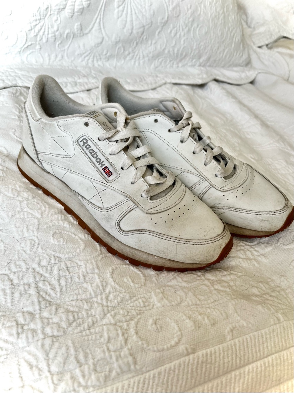 Reebok White Leather Women’s Classic Sneakers with Gum Outsole